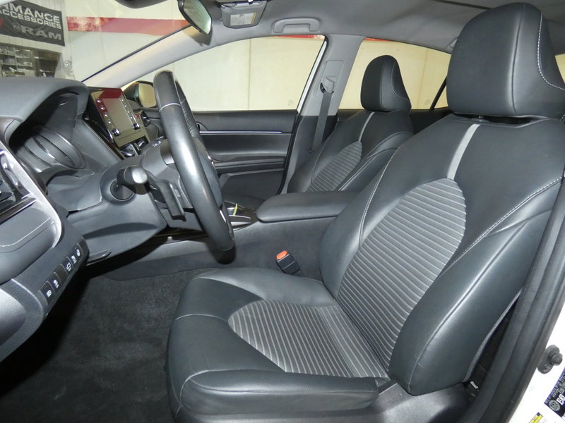 Used 2024 Toyota Camry SE image 8