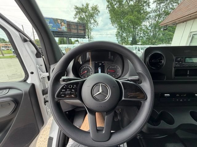 Used 2024 Mercedes-Benz Sprinter 2500 image 10