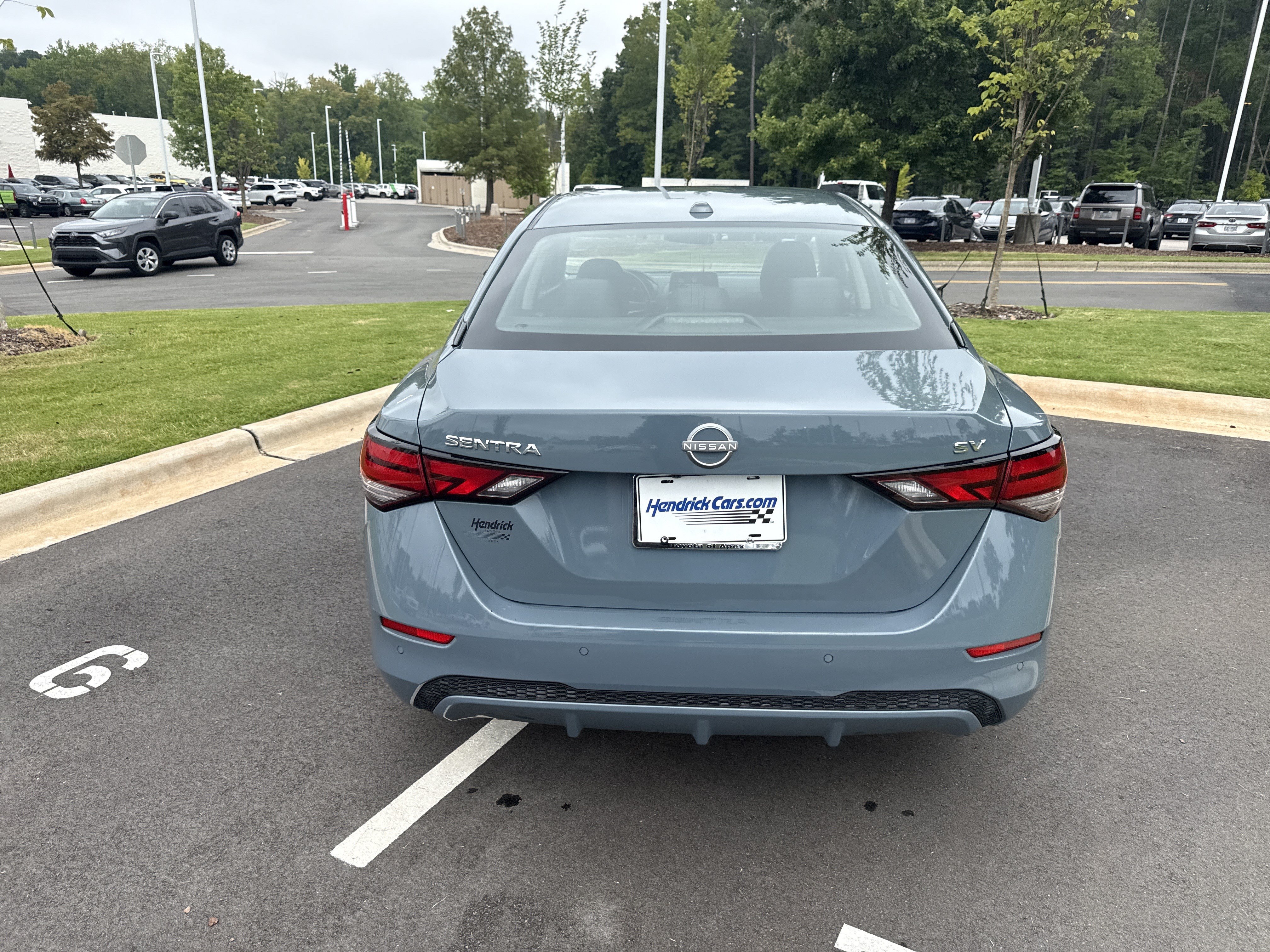 Used 2024 Nissan Sentra SV FWD image 9