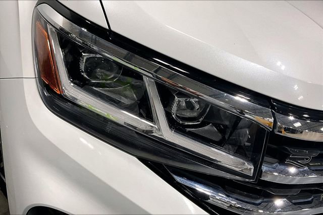 Used 2021 Volkswagen Atlas Cross Sport SE w/ Panoramic Sunroof Package FWD image 30