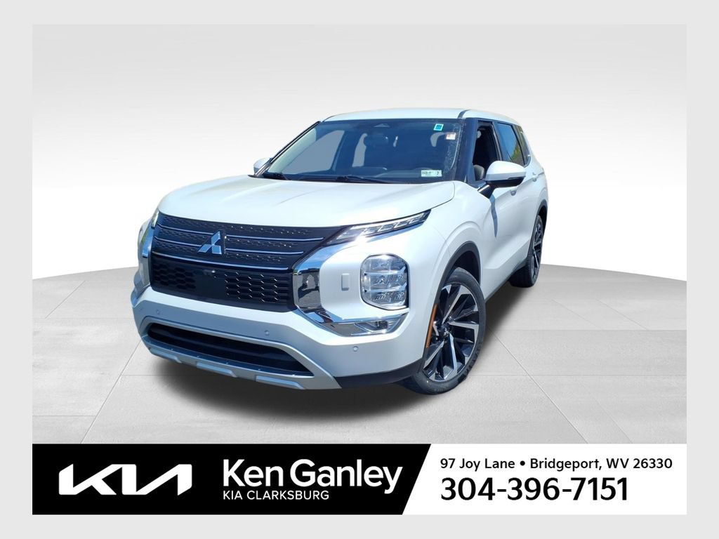 Used 2023 Mitsubishi Outlander SE