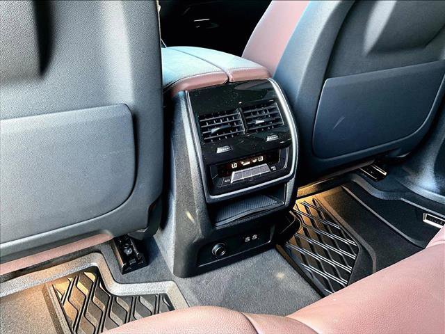 Used 2022 BMW X7 xDrive40i w/ Executive Package image 25