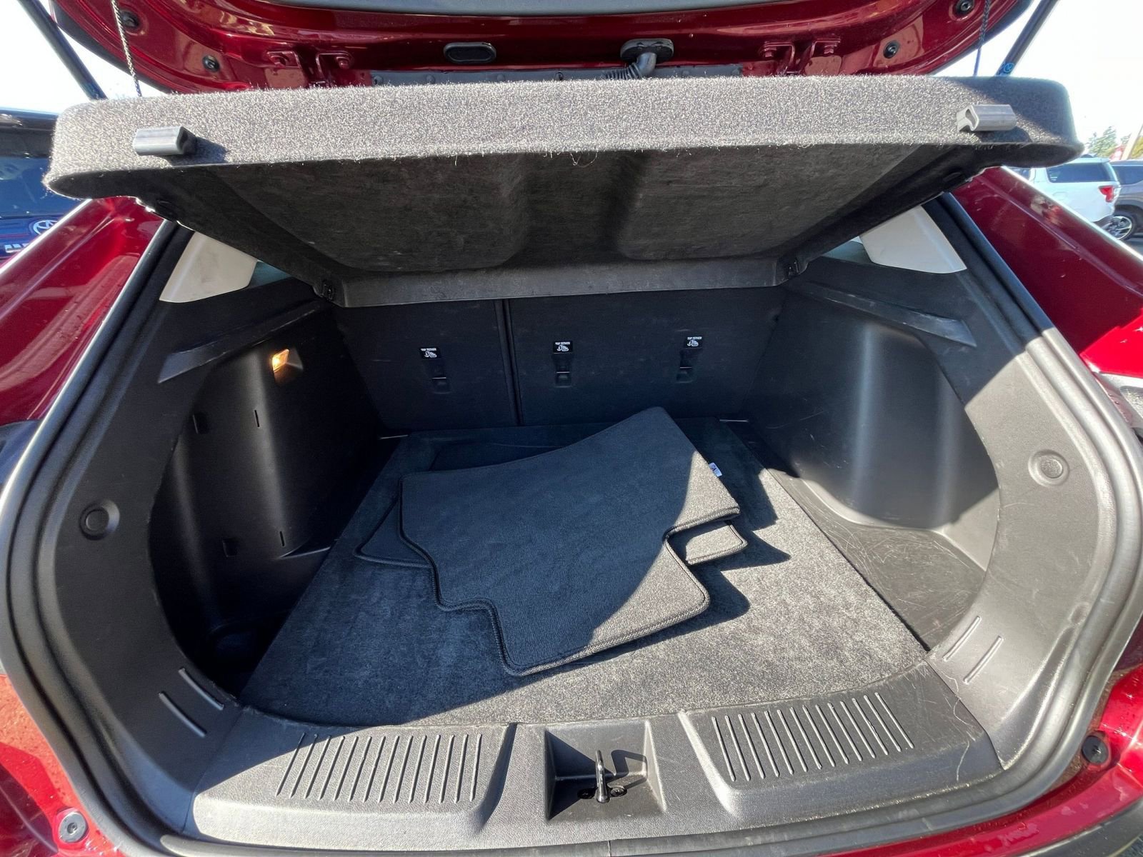 Used 2025 Chevrolet Trax LT image 32
