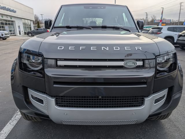Used 2025 Land Rover Defender 110 S AWD/4WD image 8