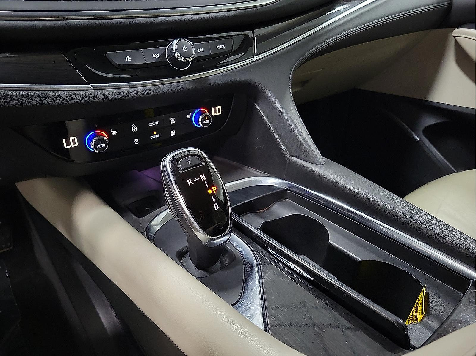 Used 2019 Buick Enclave Essence FWD image 18