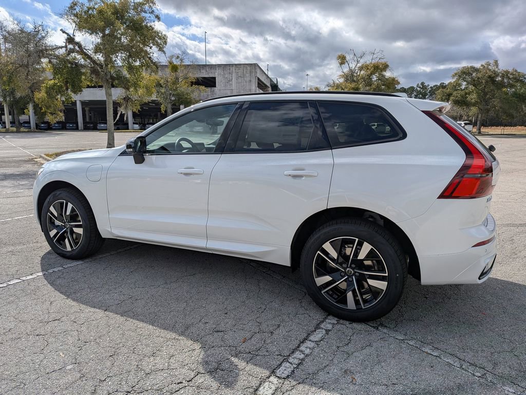 New 2026 Volvo XC60 T8 Core w/ Protection Package Premier image 11