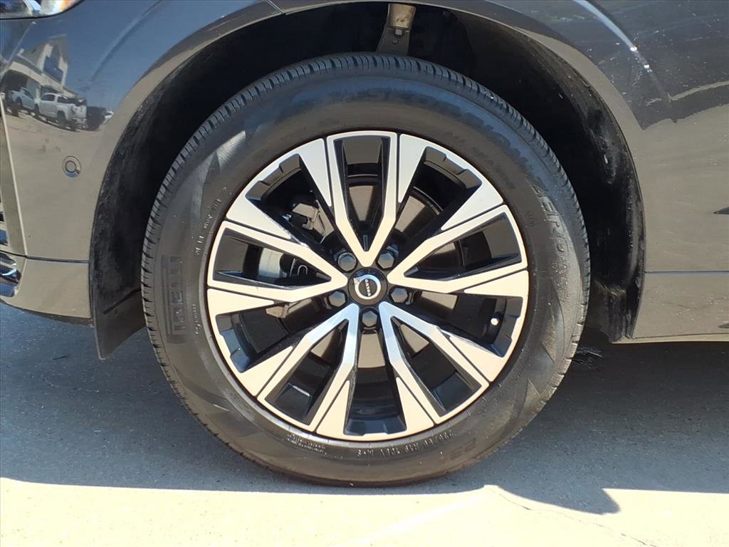 Used 2024 Volvo XC60 B5 Plus w/ Protection Package Premier image 22