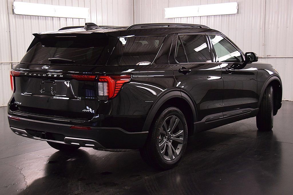 New 2026 Ford Explorer Active w/ Active Comfort Package image 7