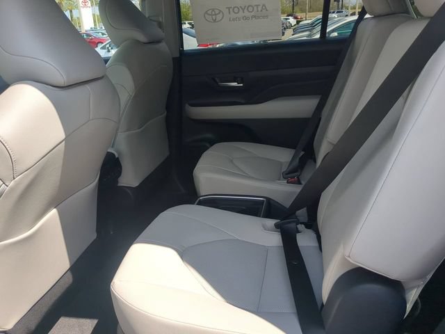 New 2026 Toyota Grand Highlander FWD image 14