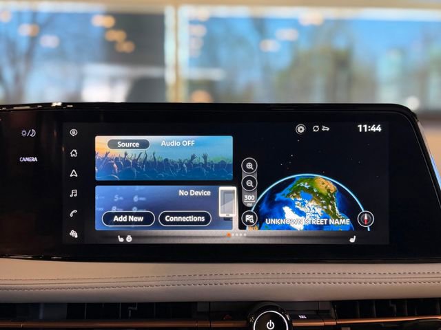 Used 2023 Nissan Ariya AWD image 28