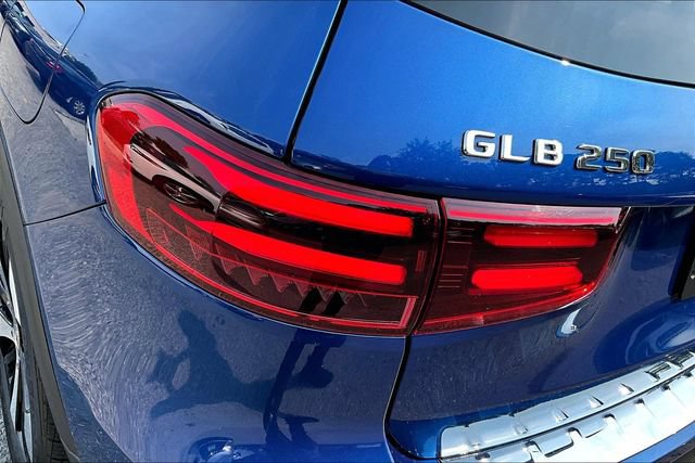 Used 2026 Mercedes-Benz GLB 250 4MATIC image 25