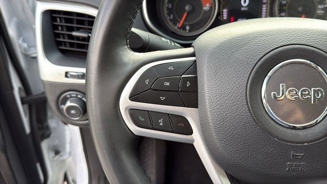Certified 2022 Jeep Cherokee Latitude w/ Sun & Sound Group AWD/4WD image 16