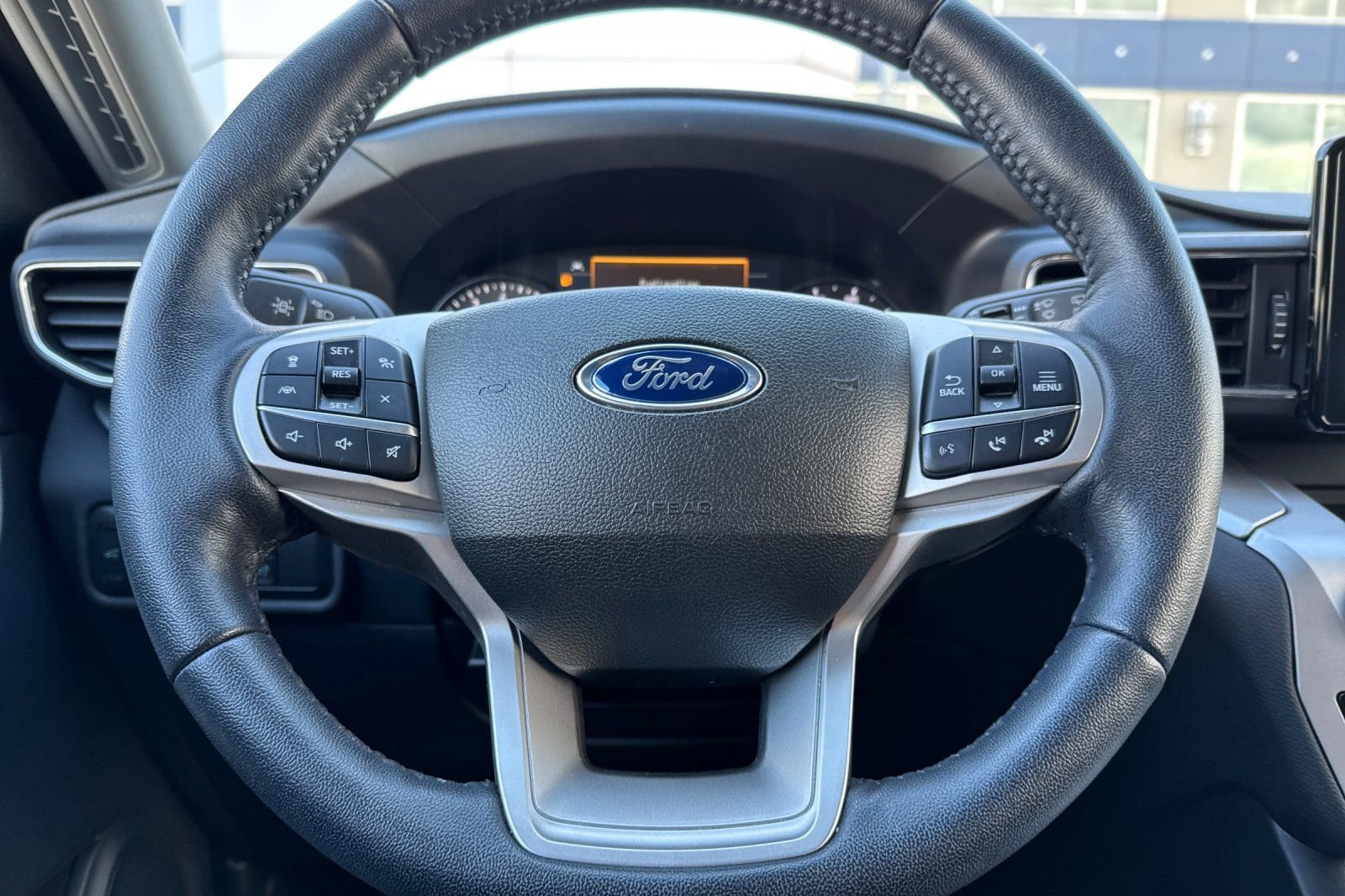 Used 2022 Ford Explorer XLT w/ Equipment Group 202A image 25