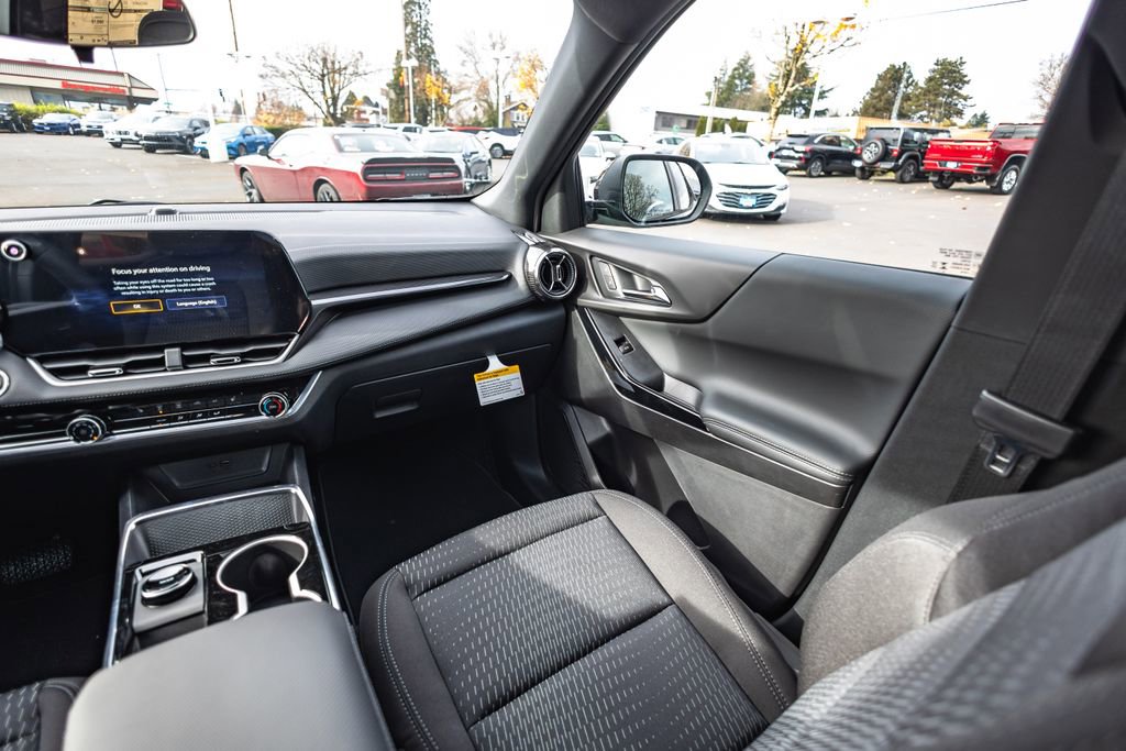 New 2026 Chevrolet Equinox LT w/ LPO, Floor Liner Package image 16