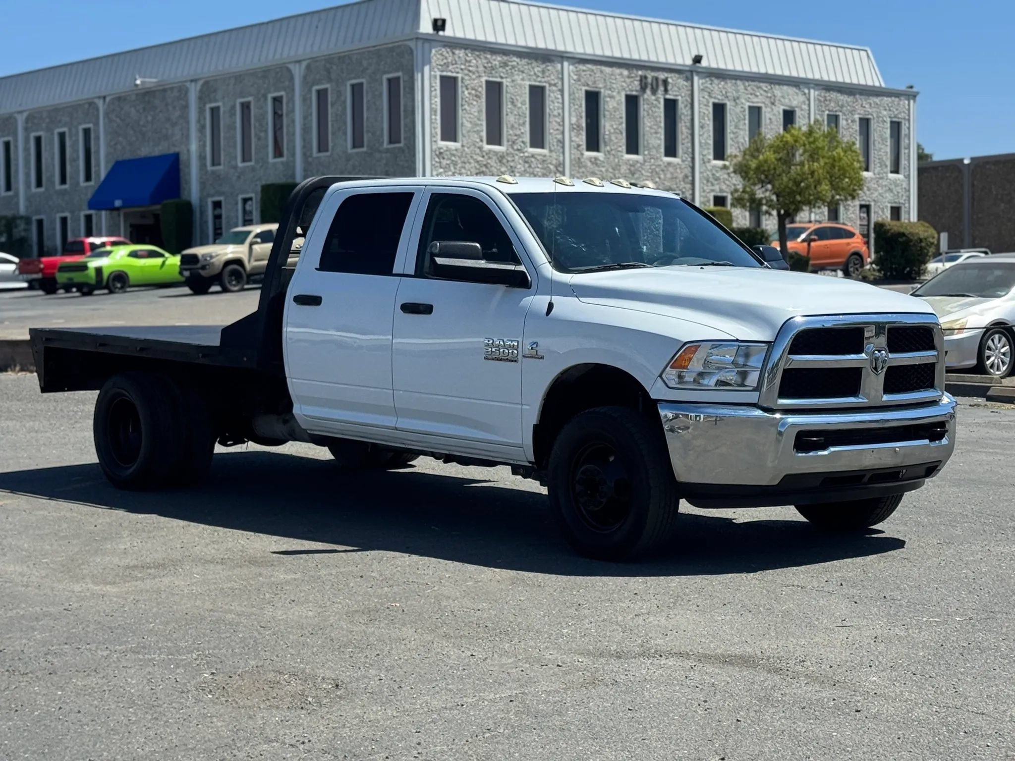 Used 2017 RAM 3500 Tradesman w/ Chrome Appearance Group AWD/4WD image 3