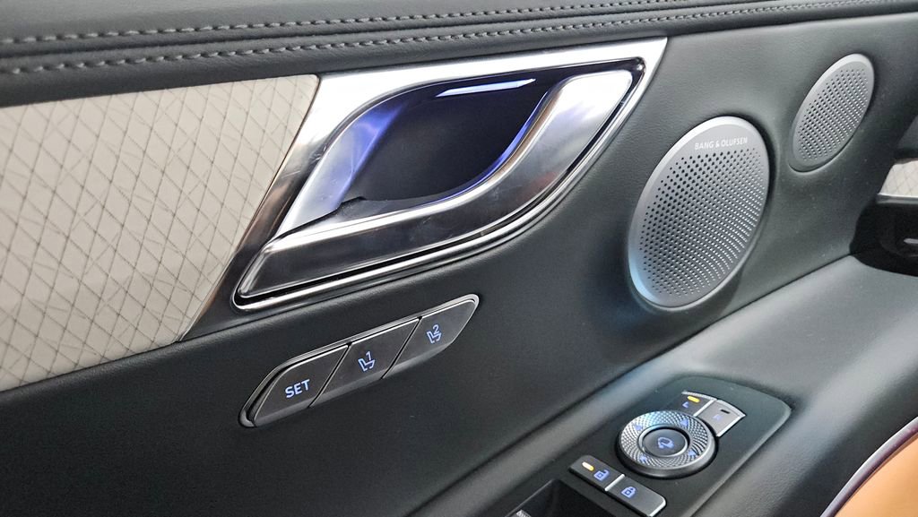 Used 2025 Genesis GV80 2.5T Prestige image 20