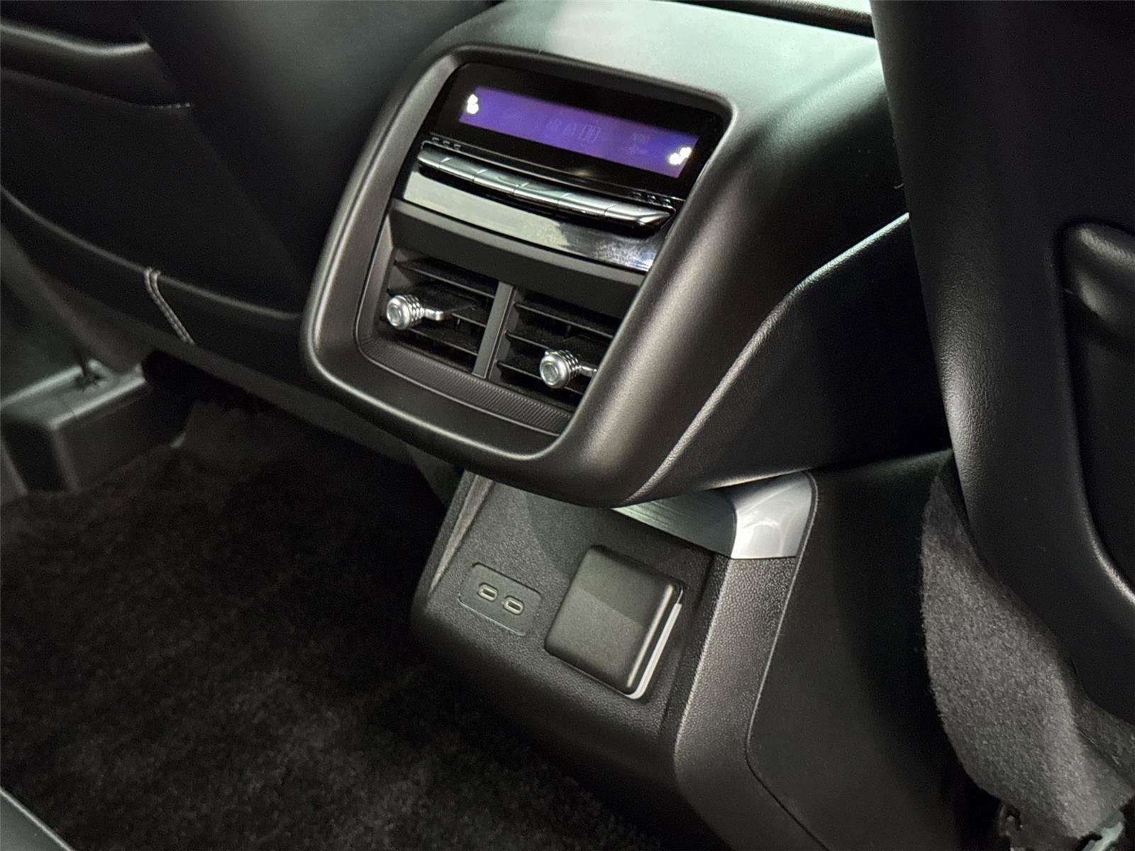 Used 2024 Cadillac Lyriq Sport image 20