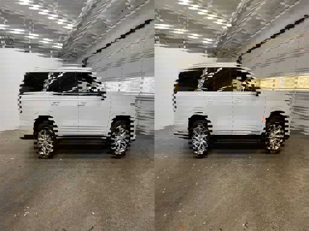 Used 2023 Cadillac Escalade Premium Luxury image 7