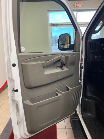 Used 2022 Chevrolet Express 3500 LS RWD image 20