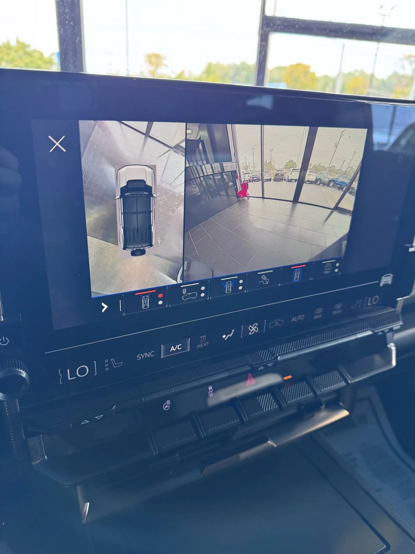 Used 2024 GMC Hummer EV 2X w/ LPO, Illumination Package image 36