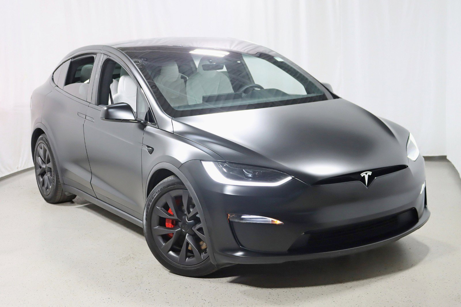 Used 2023 Tesla Model X Plaid image 6