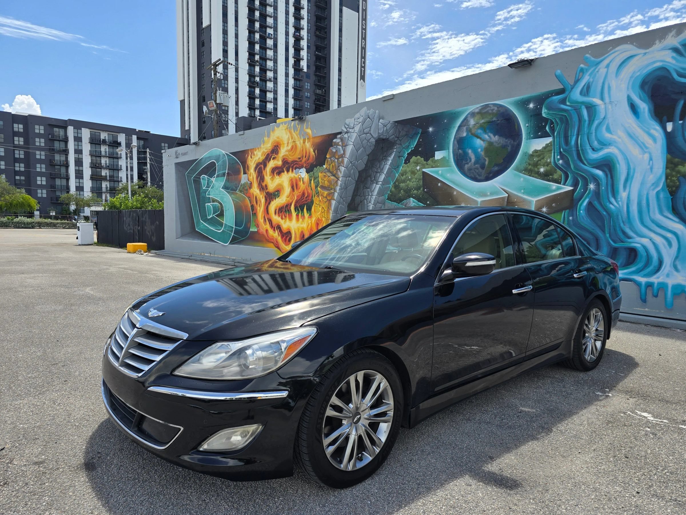 Used 2013 Hyundai Genesis 3.8 w/ Technology Pkg RWD image 1