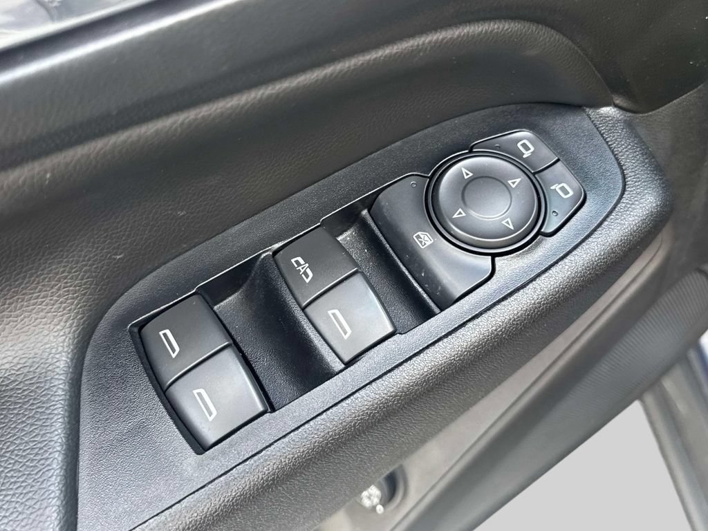 Used 2018 Chevrolet Equinox LT AWD/4WD image 16