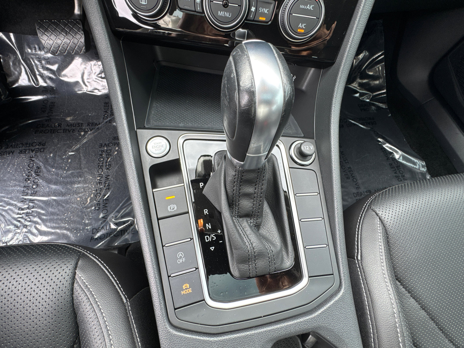 Used 2019 Volkswagen Jetta SEL Premium image 30