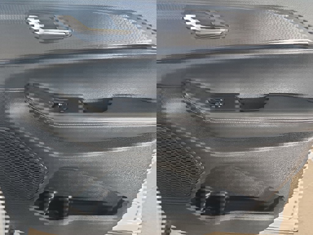 Used 2024 Jeep Grand Cherokee L Altitude image 22