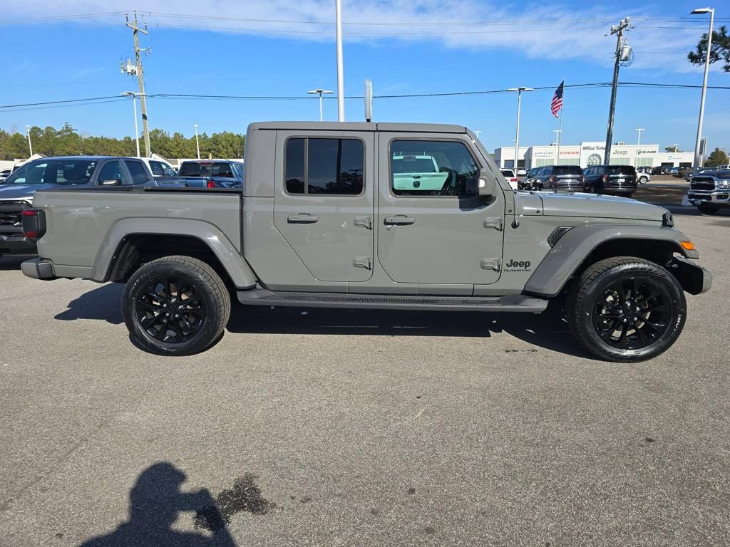 Used 2022 Jeep Gladiator Overland image 6