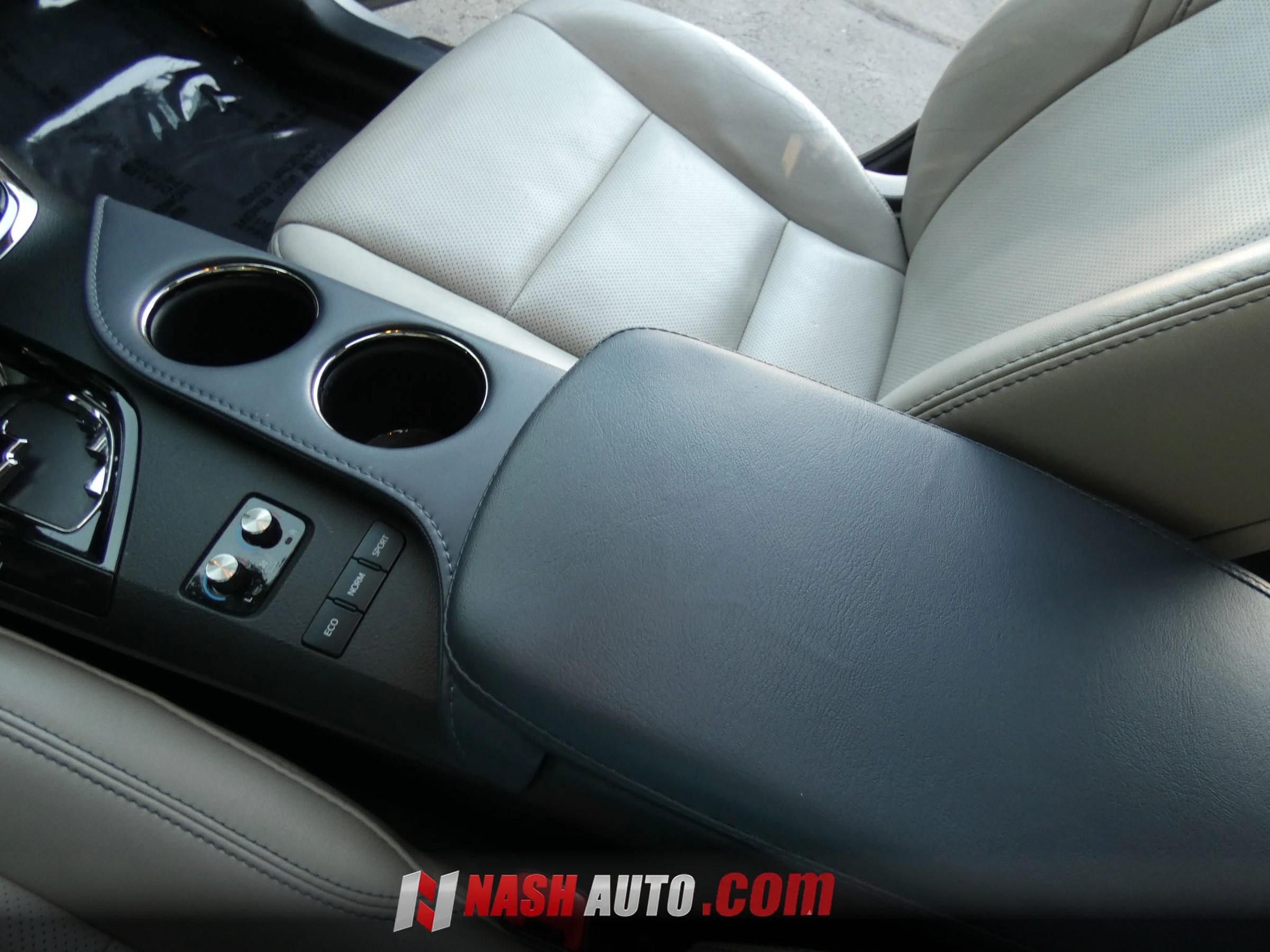 Used 2014 Toyota Avalon Limited FWD image 62