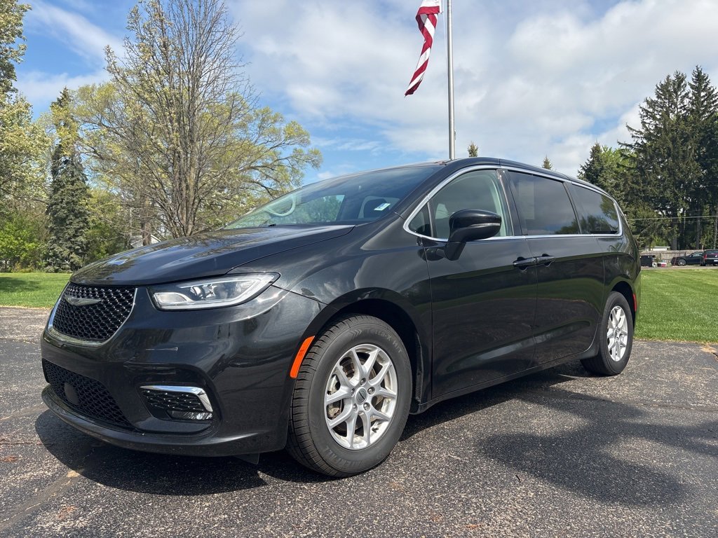 Used 2023 Chrysler Pacifica Touring-L