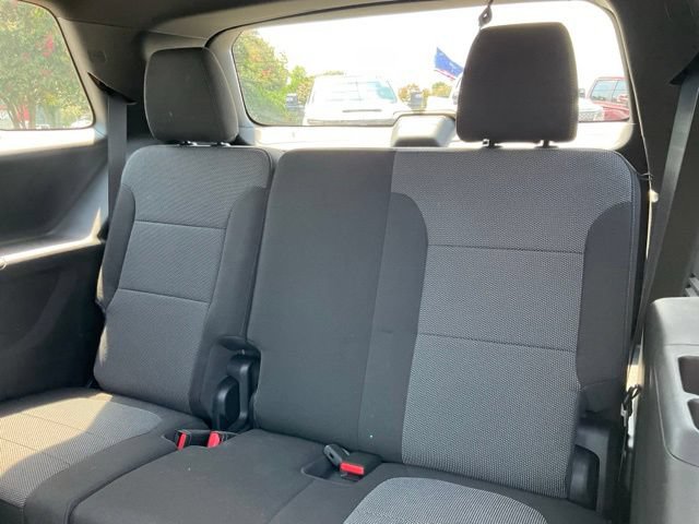 Used 2023 Chevrolet Traverse LT FWD image 17