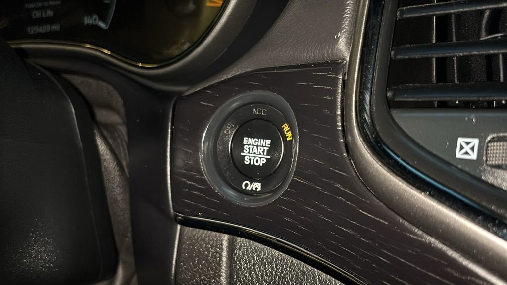 Used 2018 Jeep Grand Cherokee High Altitude image 14