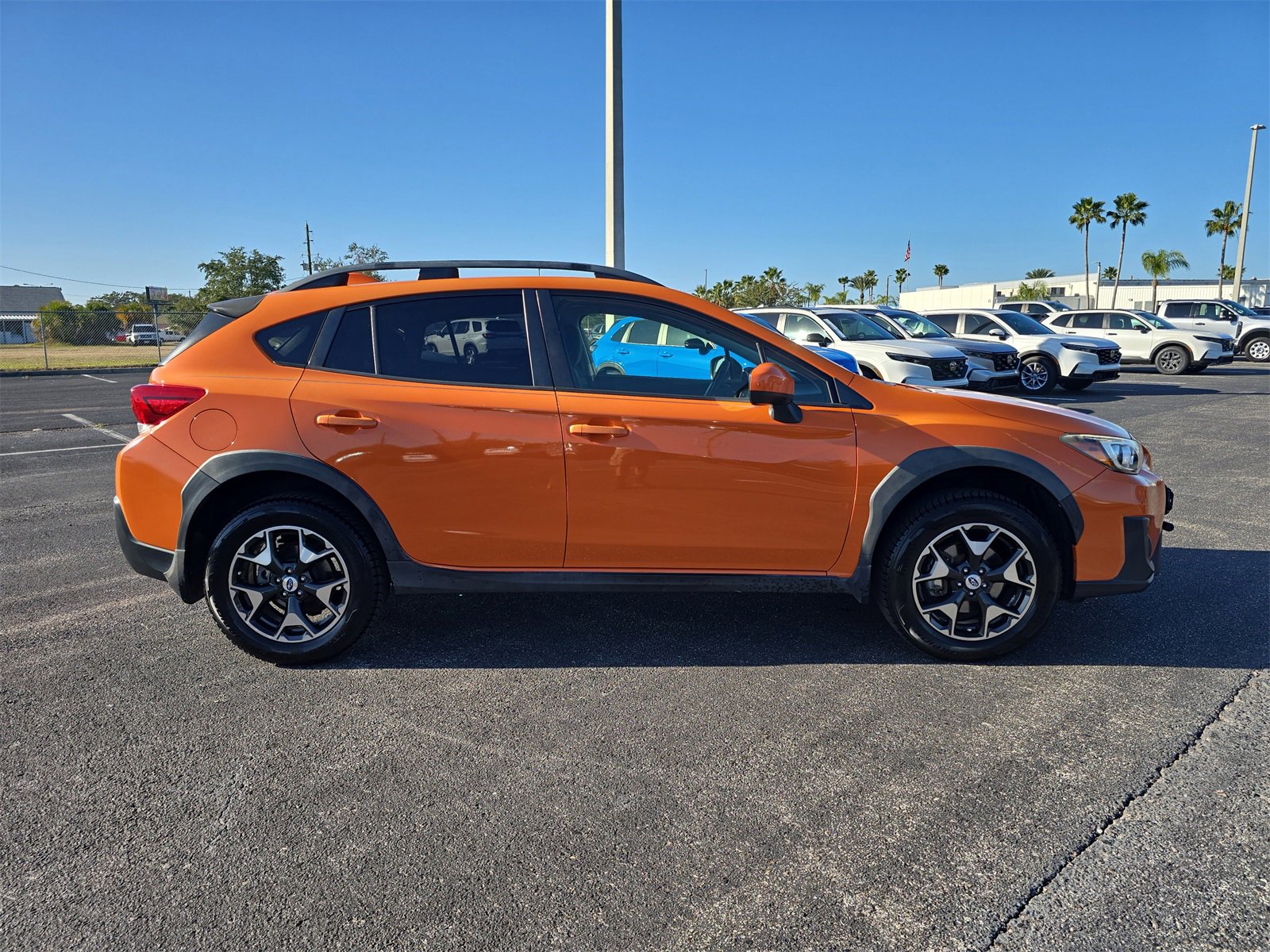 Used 2018 Subaru Crosstrek 2.0i Premium w/ Eyesight System image 3