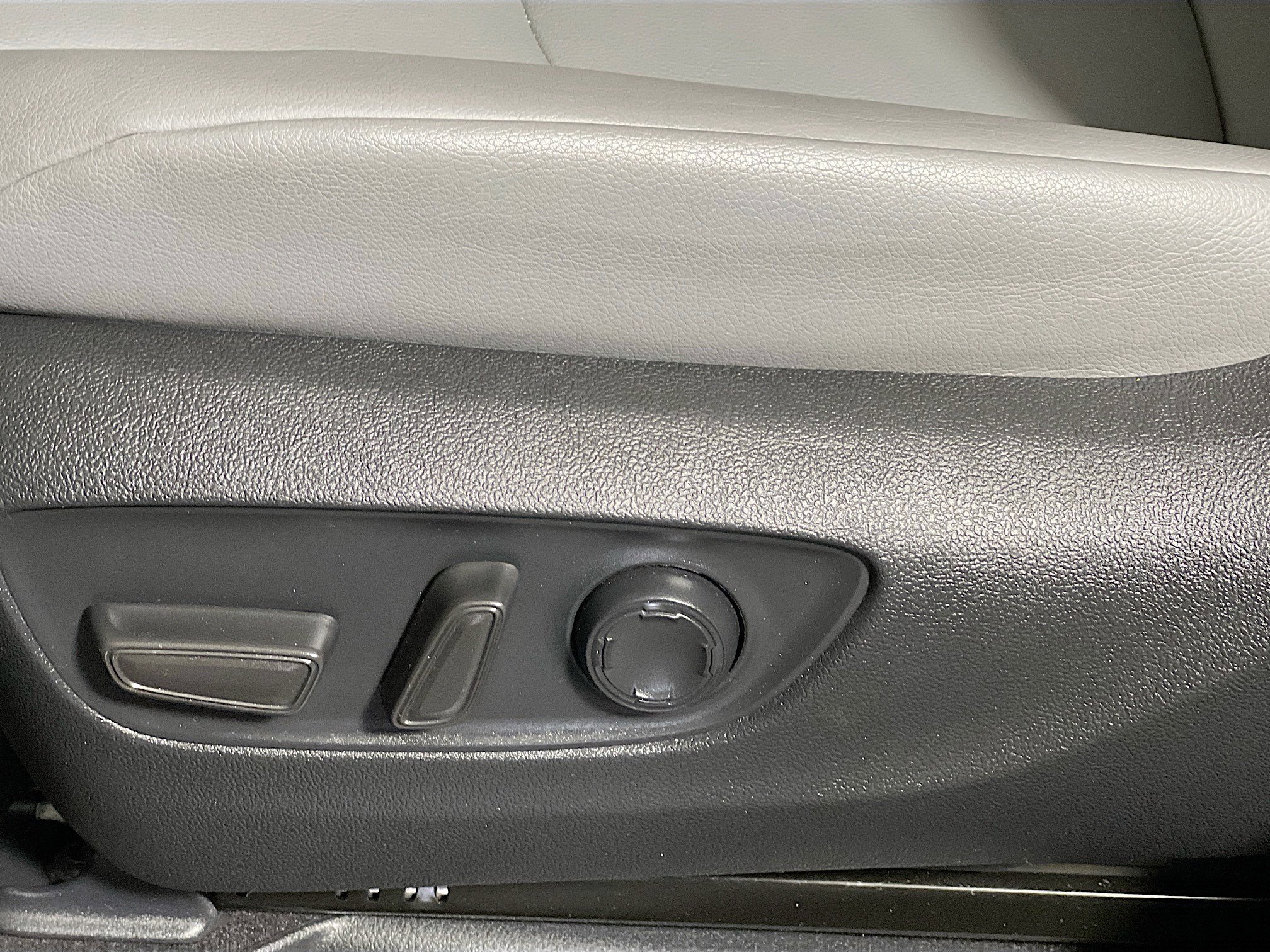 Used 2024 Toyota Sienna XLE FWD image 15