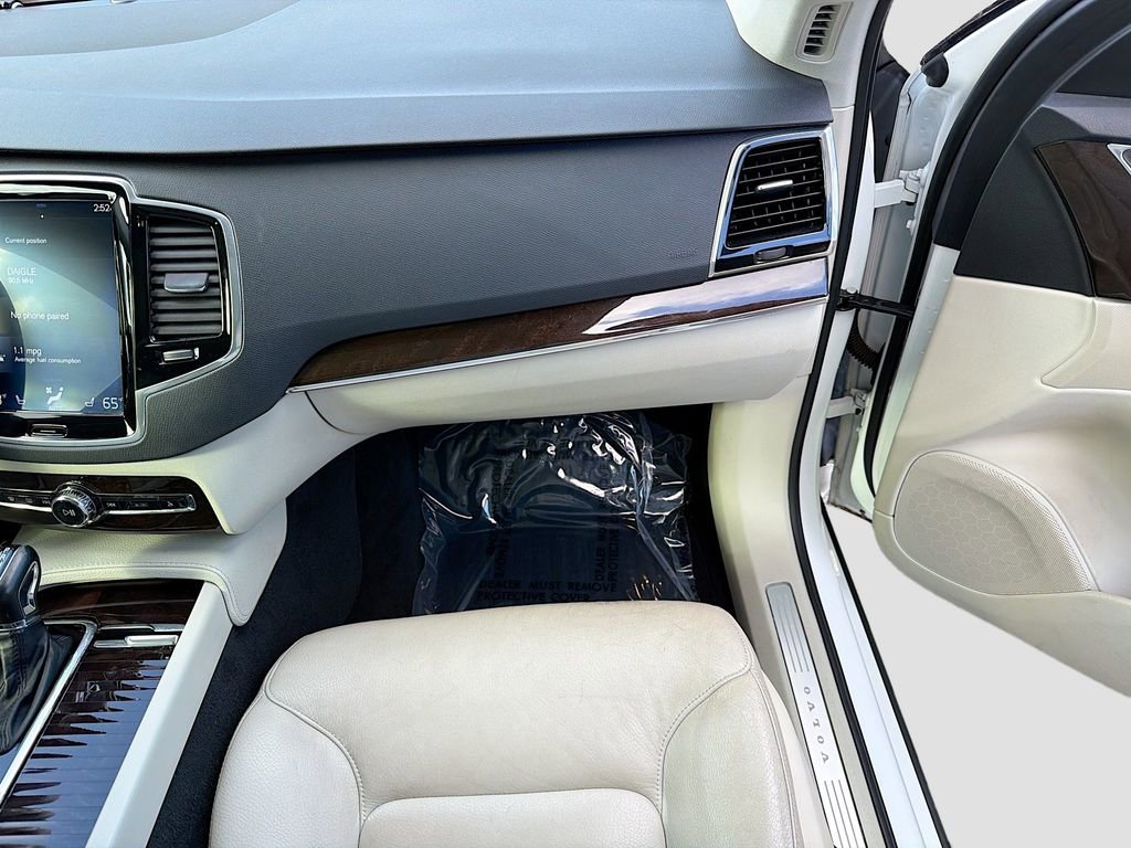 Used 2018 Volvo XC90 T6 Momentum w/ Convenience Package image 18
