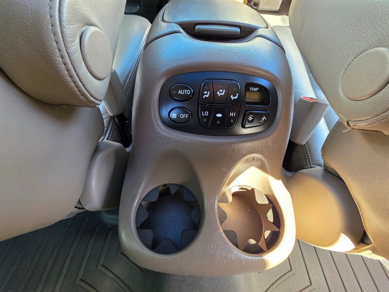 Used 2005 Toyota Sequoia SR5 AWD/4WD image 40