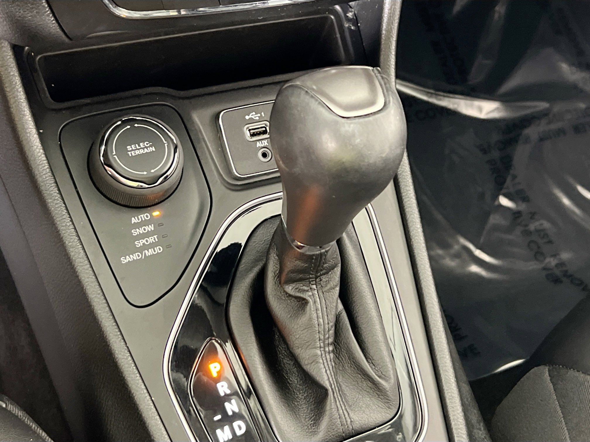 Used 2022 Jeep Cherokee Limited AWD/4WD image 15