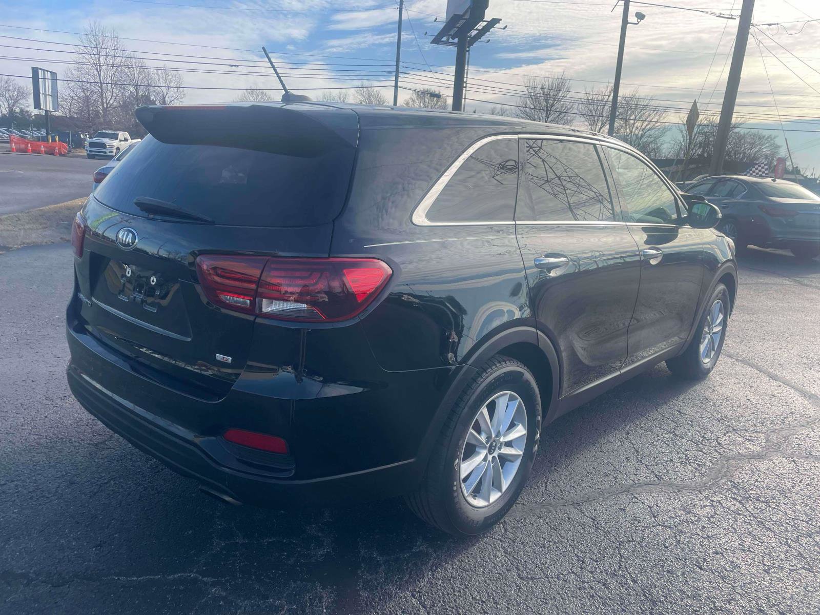 Used 2019 Kia Sorento L image 4