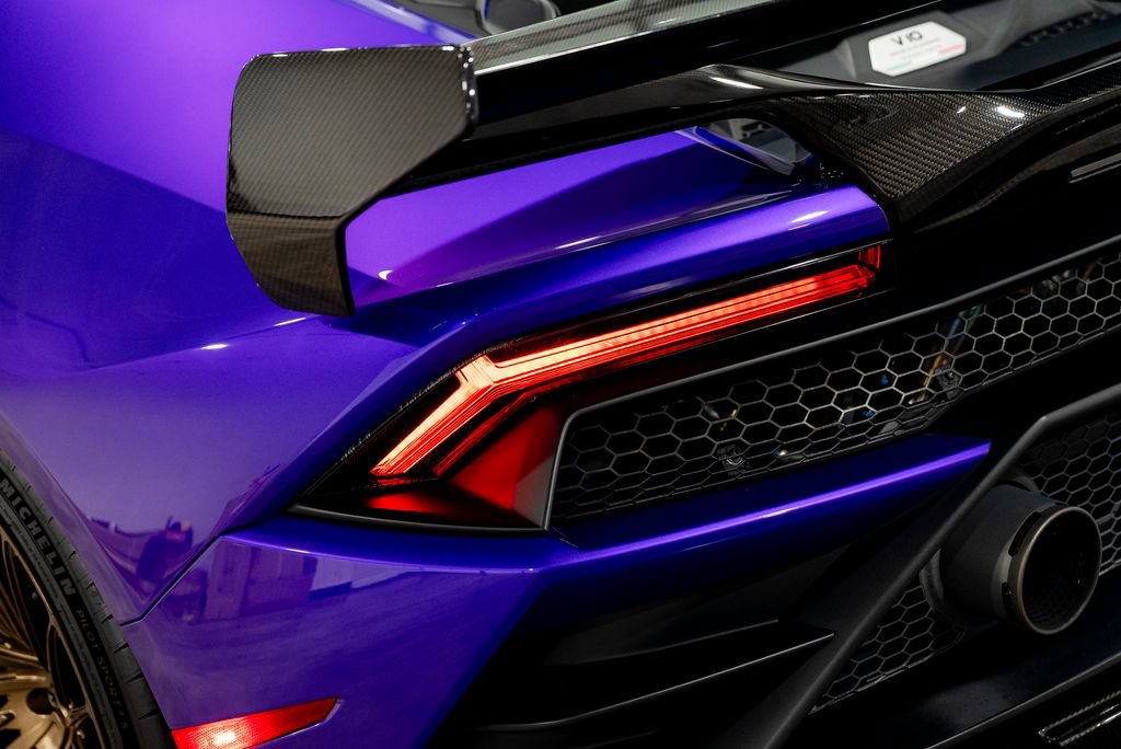 Used 2021 Lamborghini Huracan EVO RWD image 24