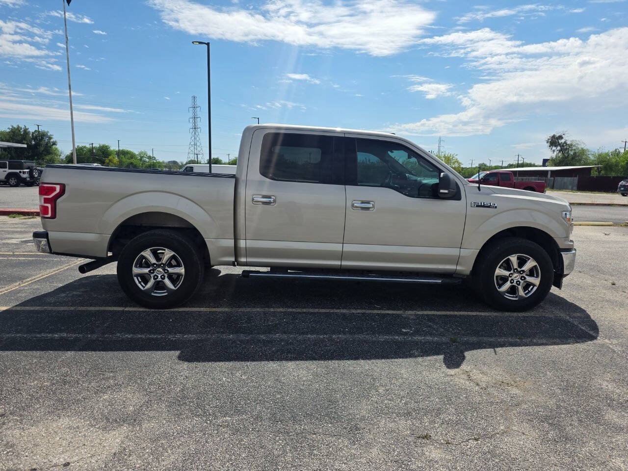 Used 2018 Ford F150 XLT w/ Equipment Group 302A Luxury RWD image 3