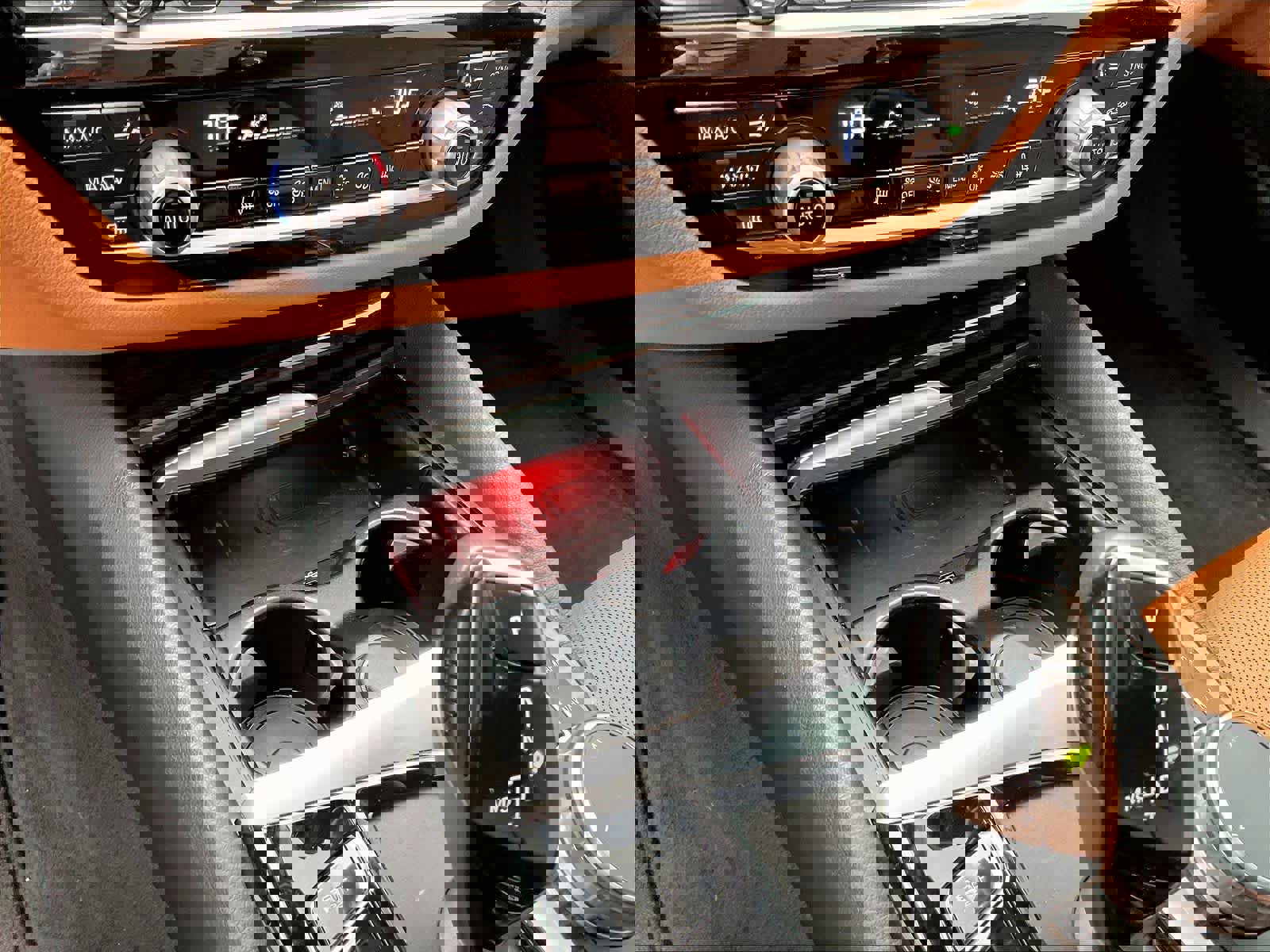 Used 2023 BMW 540i w/ Convenience Package image 35