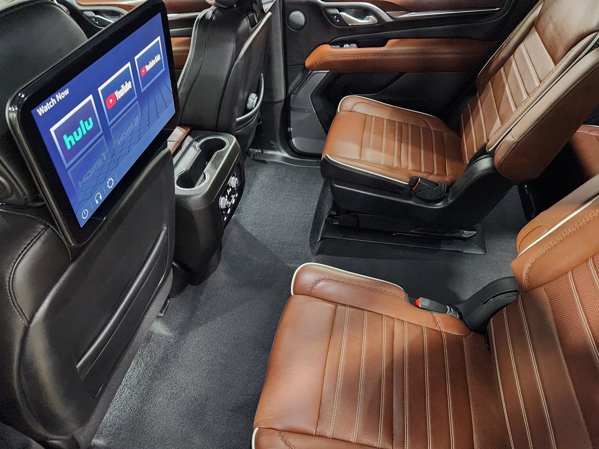 Used 2023 GMC Yukon Denali Ultimate AWD/4WD image 53