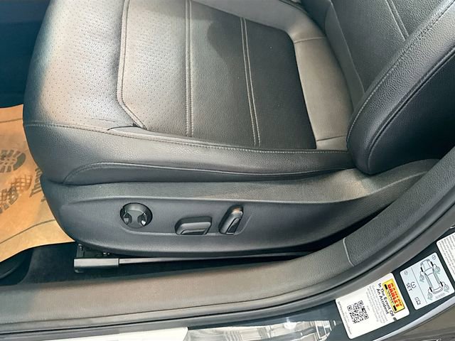 Used 2017 Volkswagen Passat 1.8T R-Line w/ R-Line Lighting Package FWD image 19