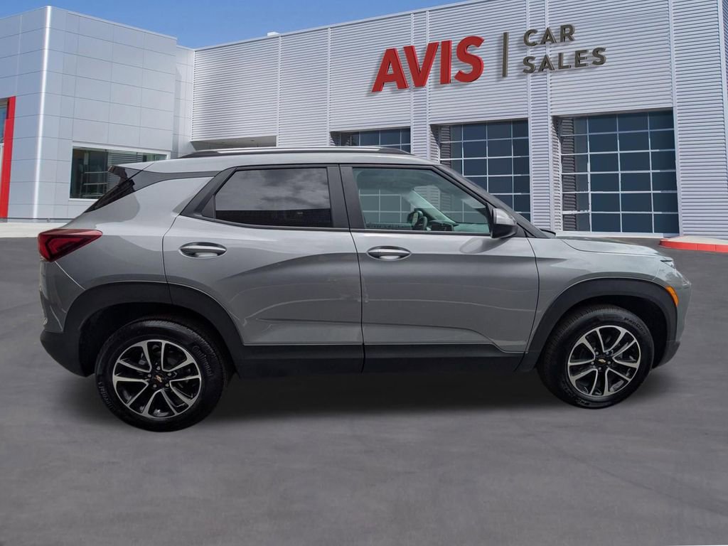 Used 2025 Chevrolet TrailBlazer LT AWD/4WD image 5