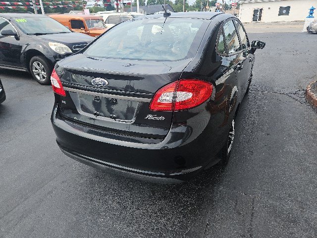 Used 2012 Ford Fiesta SE w/ Winter Pkg FWD image 3