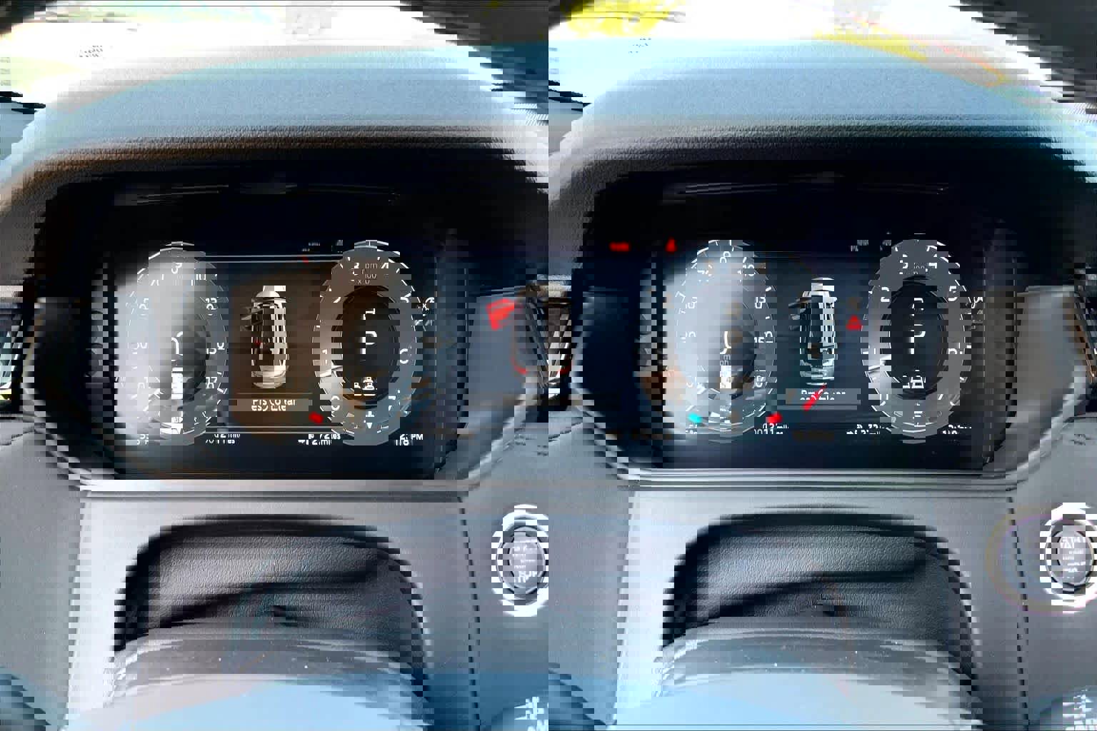 Used 2025 Land Rover Range Rover Velar Dynamic SE image 23