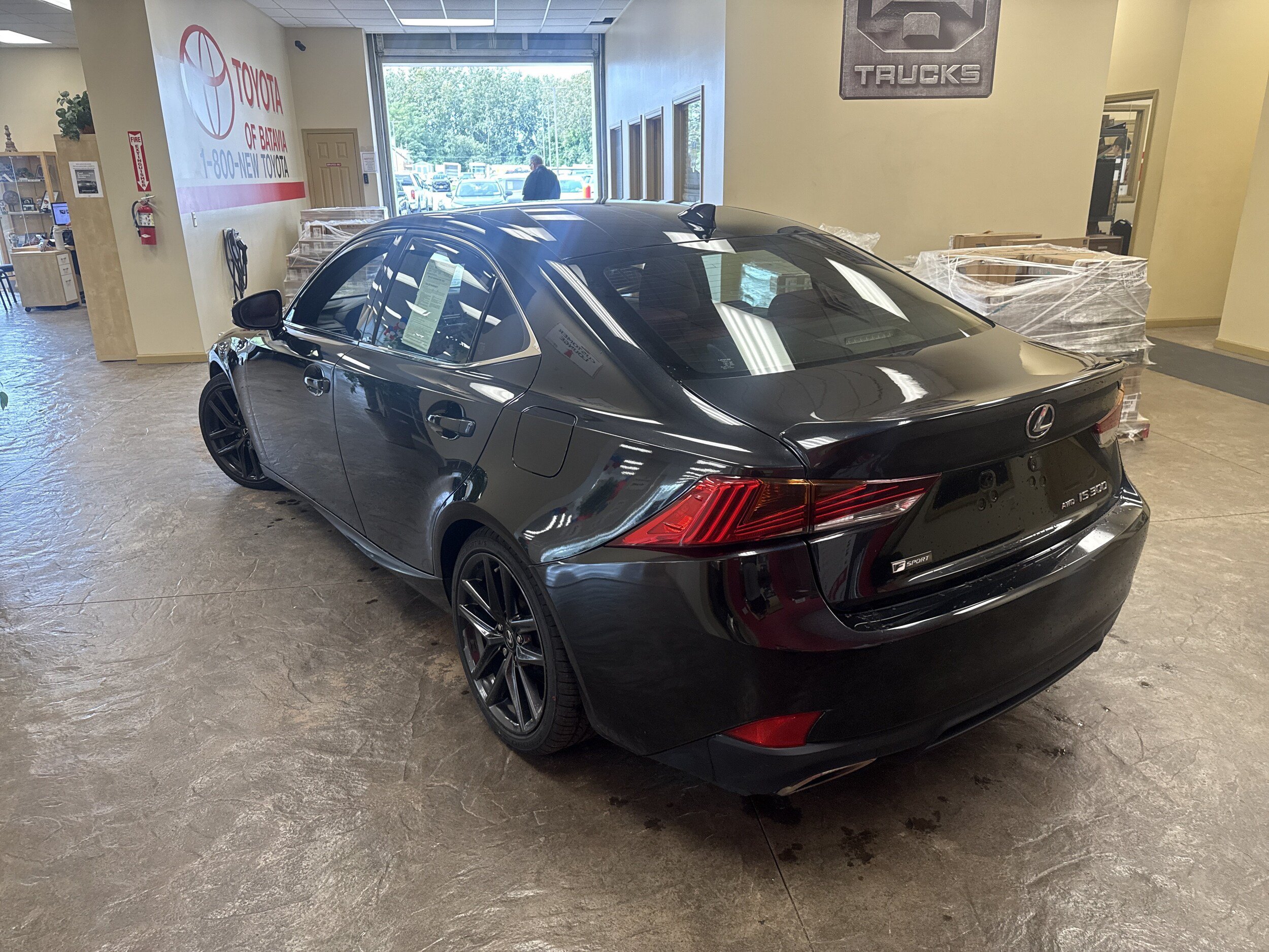 Used 2018 Lexus IS 300 F Sport w/ F Sport Package AWD/4WD image 7