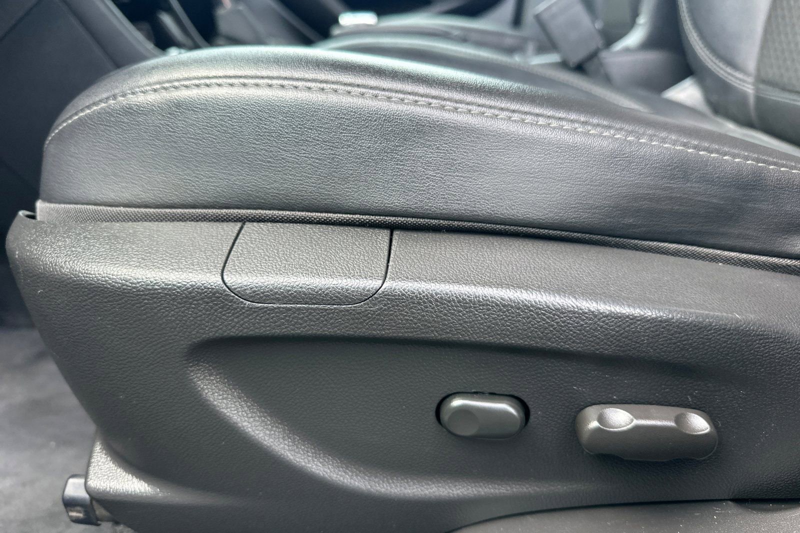 Used 2020 Buick Encore Preferred image 12